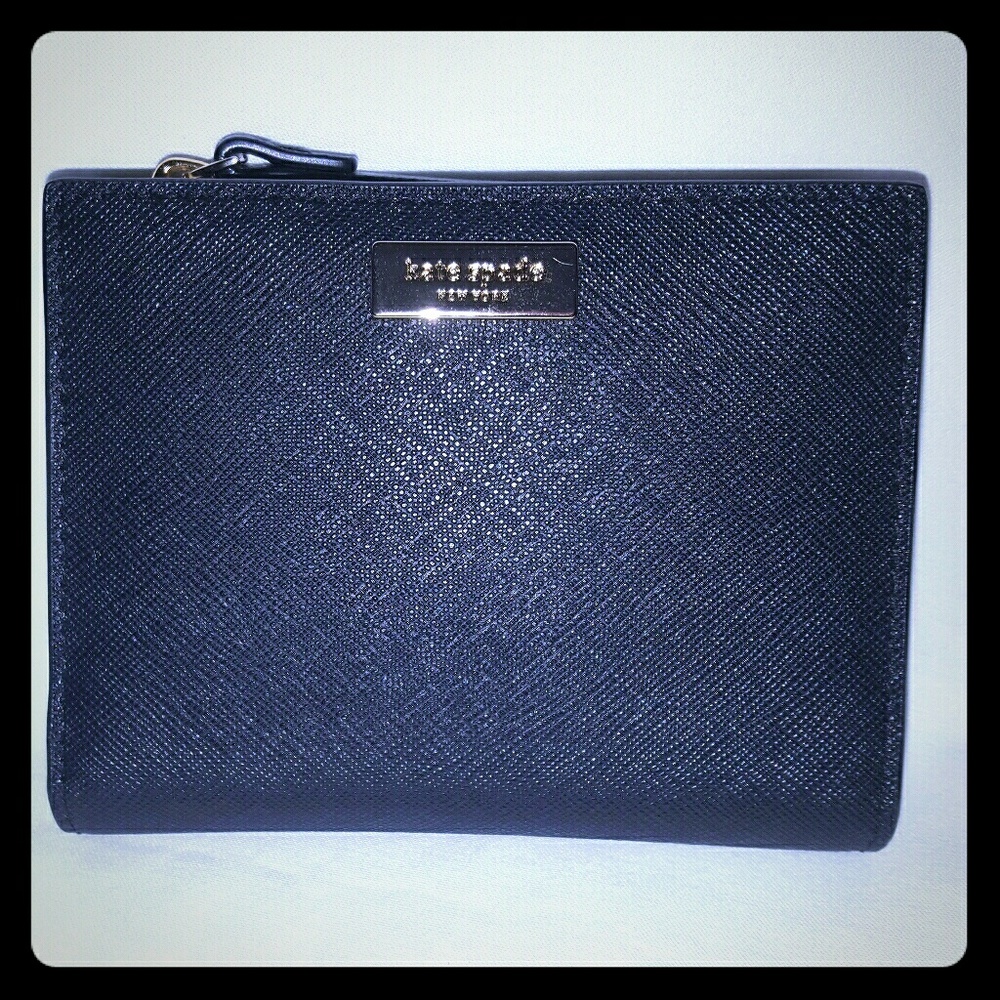 COPY - Nwt Kate Spade Laurel Way wallet